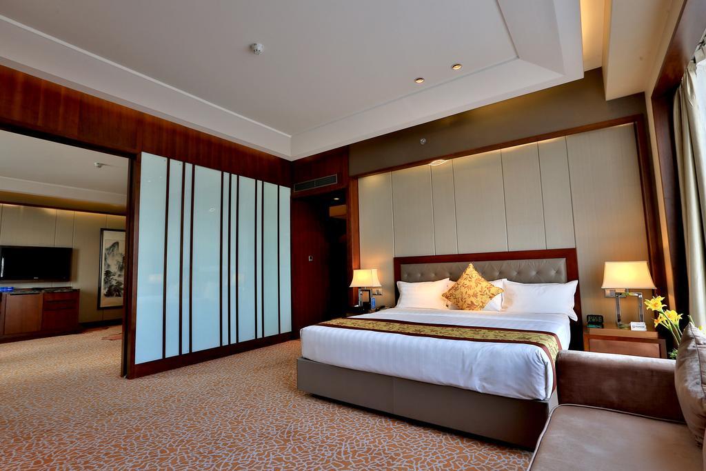 The Longemont Shenyang Hotell Exteriör bild