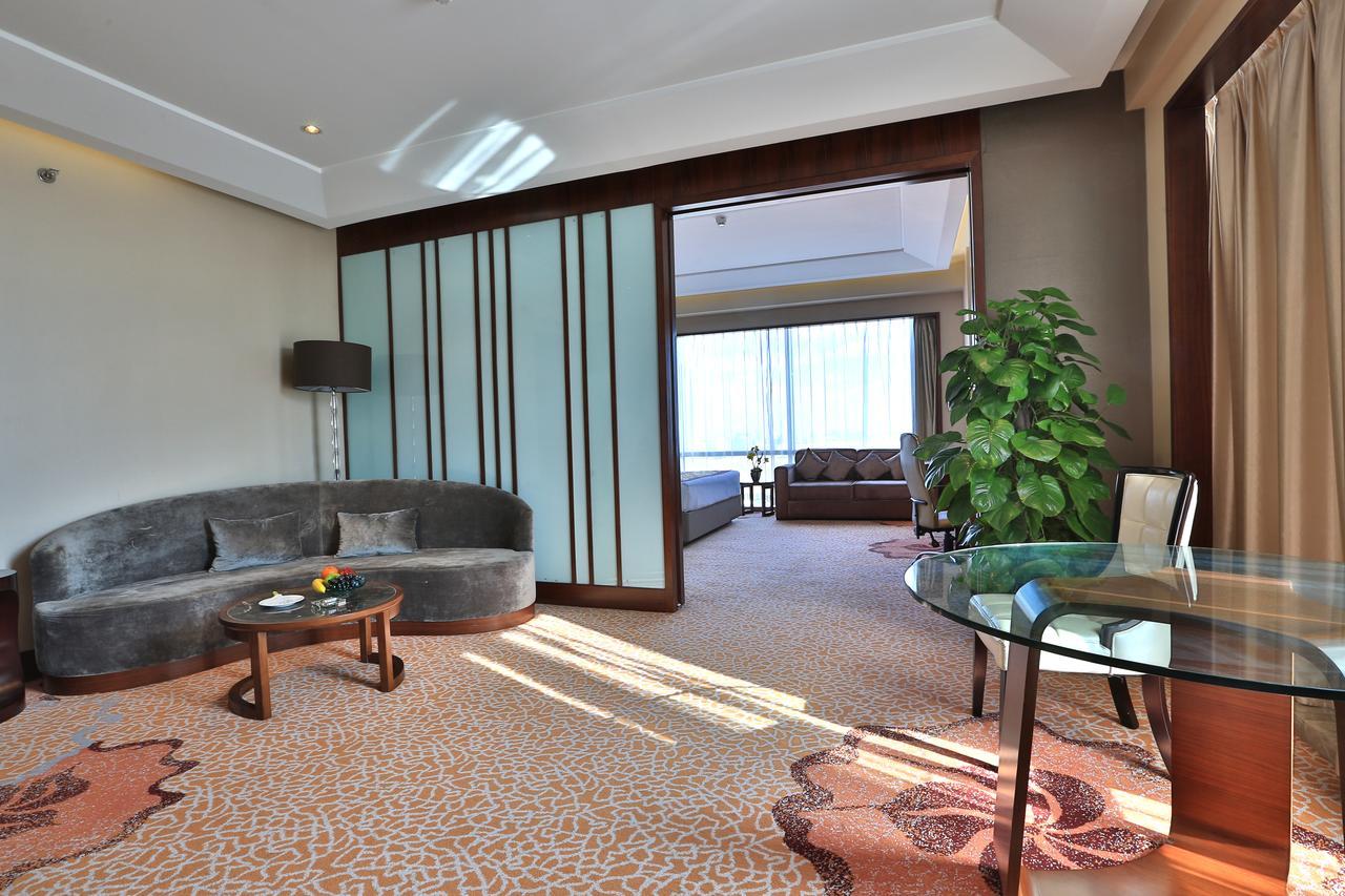 The Longemont Shenyang Hotell Exteriör bild