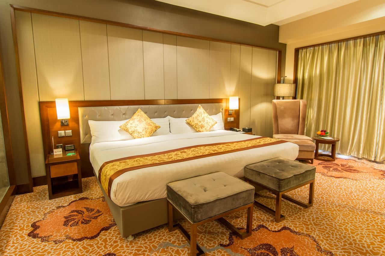 The Longemont Shenyang Hotell Exteriör bild