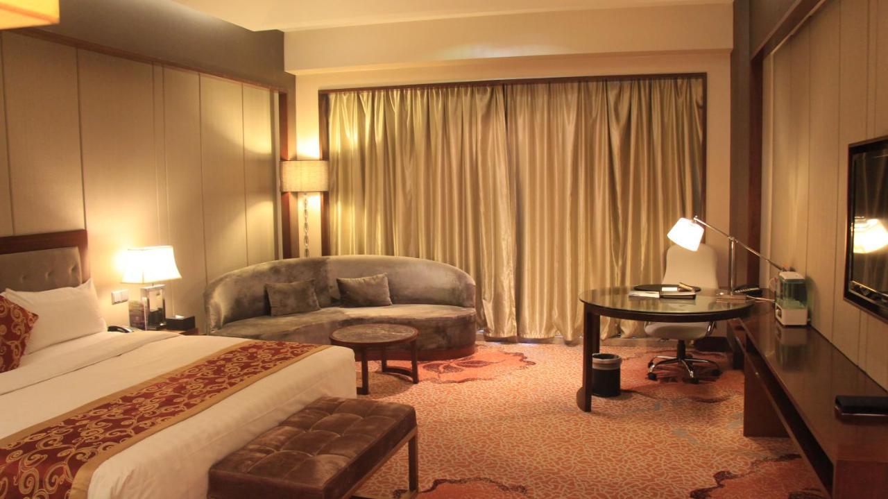 The Longemont Shenyang Hotell Exteriör bild